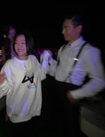 真塑料姐妹情?小S参加林志玲婚礼“劝退”演艺圈,还牵良平手