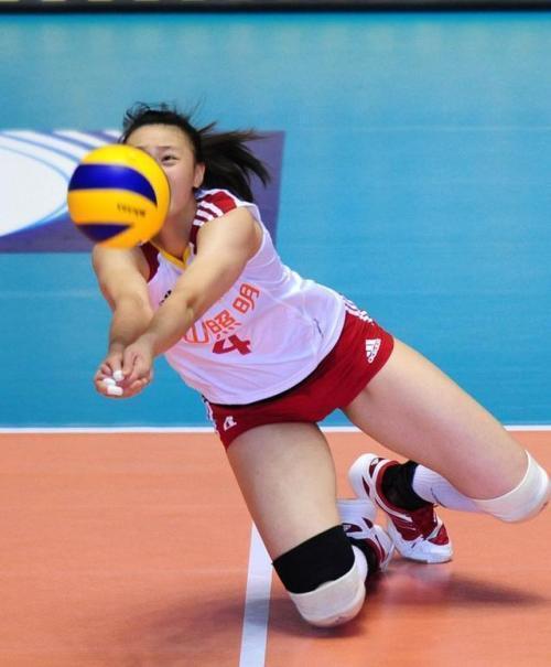 娶排球女神惠若琪有何感受？矮她12公分的丈夫：生活滋润，很开心