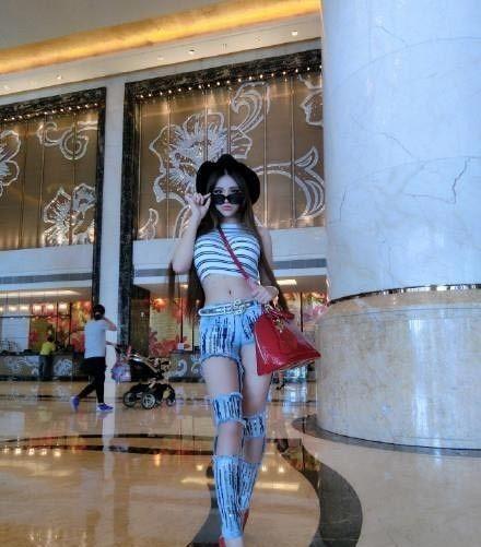 内涵段子图：图中亮点你能找到几处？