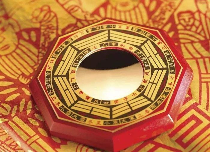 八卦镜可以让人家破人亡的说法是真的吗