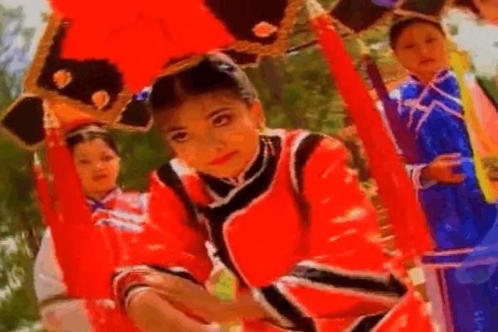 越南翻拍土味《还珠格格》,皇后竟比小燕子漂亮?