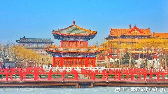 中信国安第一城位于河北省廊坊市香河县，地处京、津、冀交界处