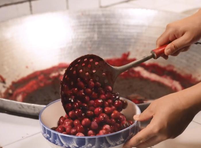 云南独有的野果,人称“山李子”却形似车厘子,在别地根本吃不到