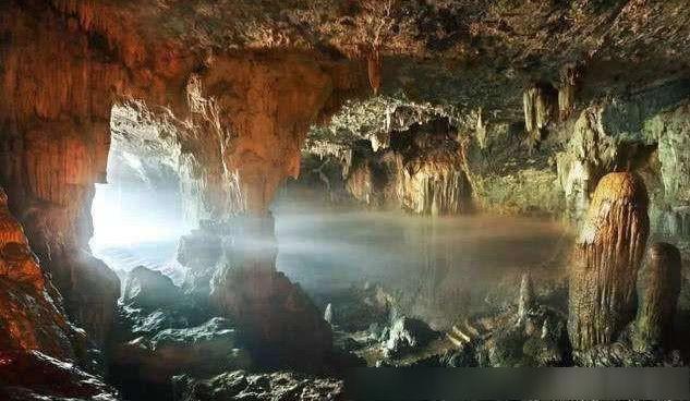 湖南一山洞发现一条“真龙”，存在上亿年，无人敢靠近！