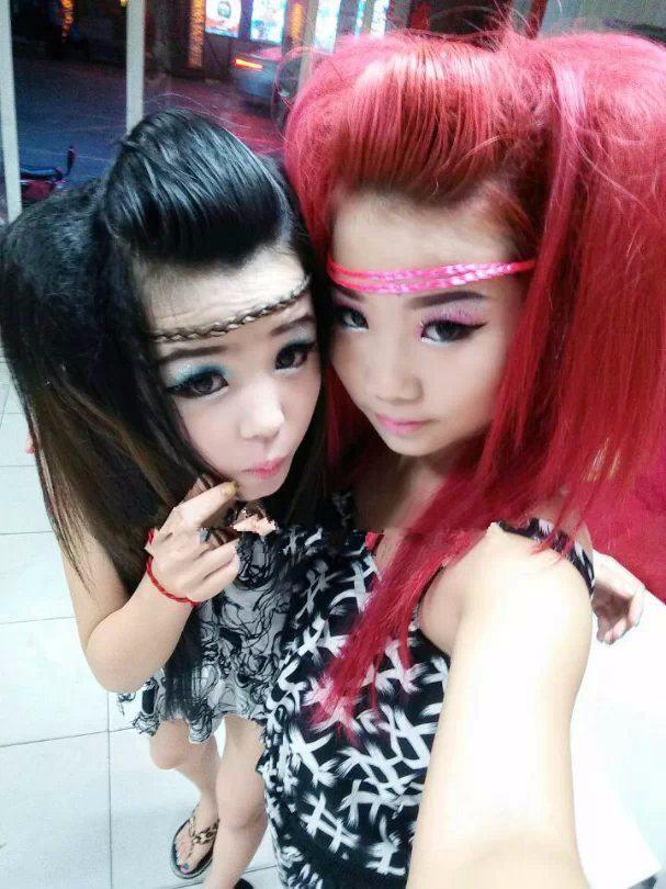 杀马特女生的合影，每一张，都是漂亮的容颜，非常可爱，令人心动