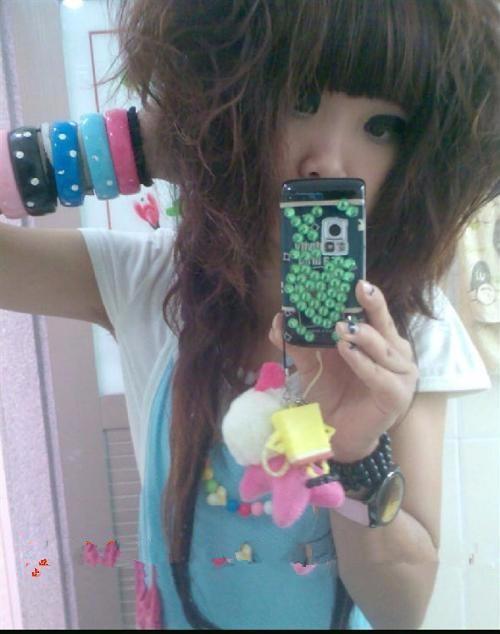 杀马特女生的合影，每一张，都是漂亮的容颜，非常可爱，令人心动