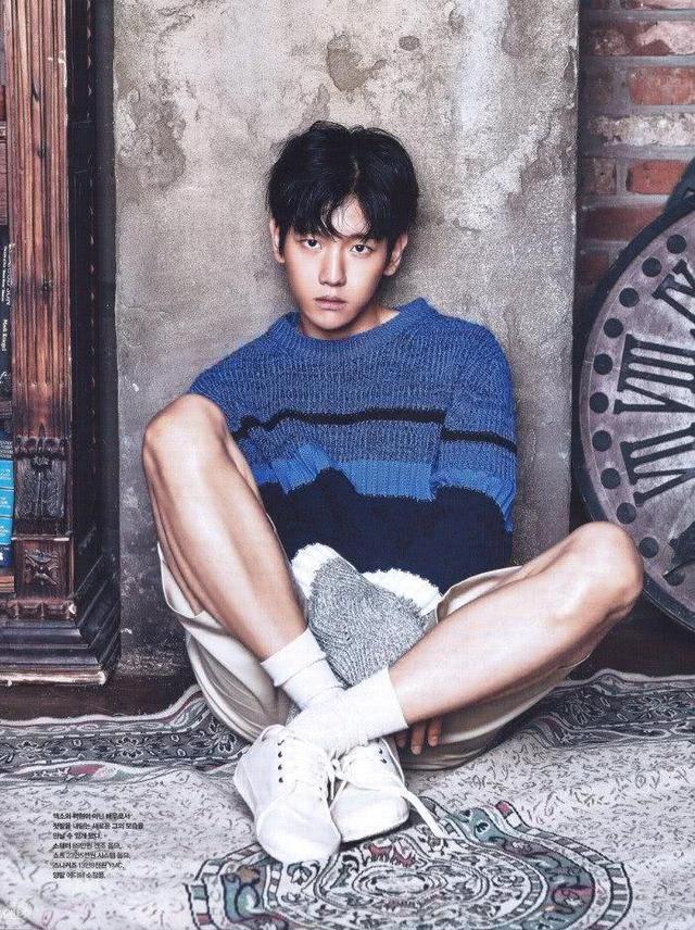 EXO边伯贤发文，带头唯八？张艺兴边伯贤粉丝之间开撕！