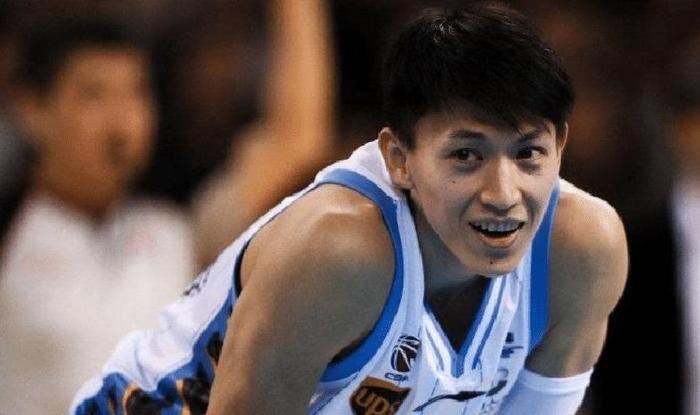 前甩王思聪，后又榨干刘晓宇，网友看到照片后才觉得情有可原！