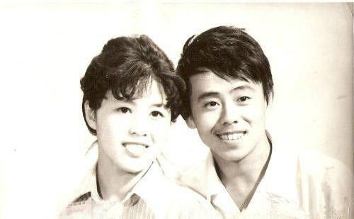 原来潘长江老婆长这样,难怪他们女儿潘阳这么漂亮