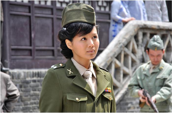 本是文艺兵被选中出演军旅片，与丈夫结婚19年今却因她离婚？