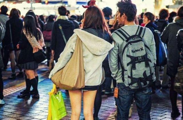 大批日籍华人掀起回国热潮,却遭到海关拒绝,网友:还有脸回来?