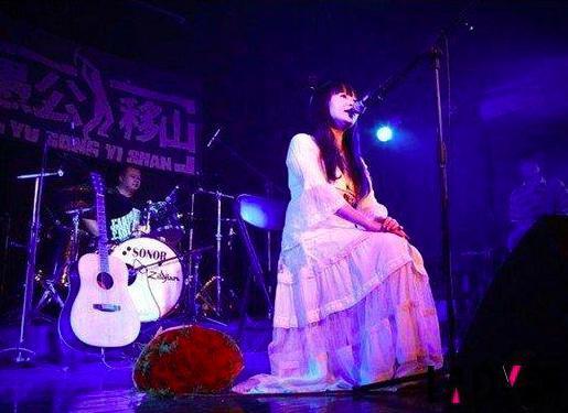 她当年唱嫁衣出名,却被诬陷嫖娼,如今微博公开内幕轰告真相!