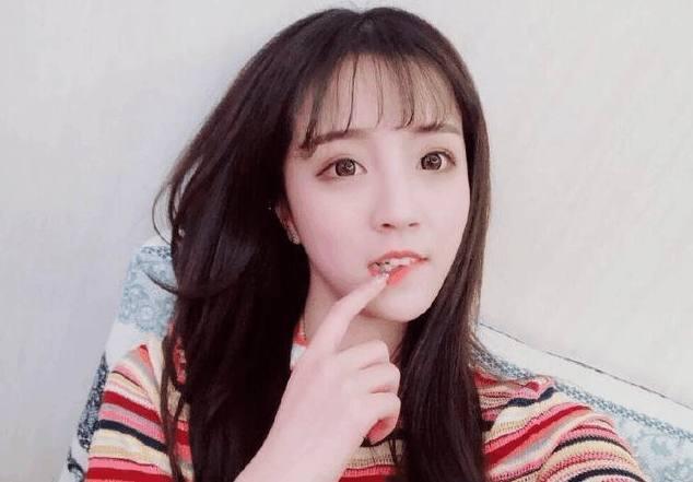 某音女主播莉哥“想睡我得花三万”, 网友“素颜这样3000都多”