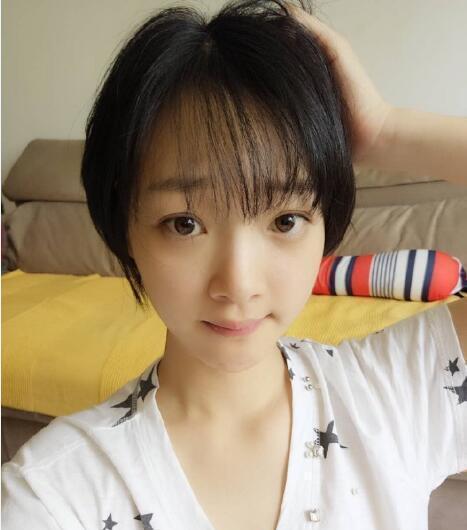 她长相一般，换上古装却令人惊艳又耐看，连热巴娜扎都不是她对手