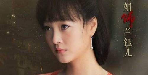 她长相一般，换上古装却令人惊艳又耐看，连热巴娜扎都不是她对手