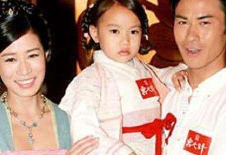 曾是余诗曼的前男友,TVB的资深视帝,如今跟小22岁女星相恋