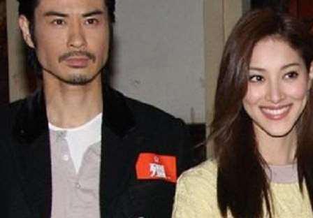 曾是余诗曼的前男友,TVB的资深视帝,如今跟小22岁女星相恋