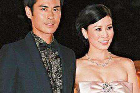 曾是余诗曼的前男友,TVB的资深视帝,如今跟小22岁女星相恋