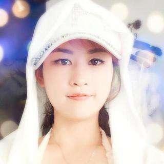 她长相酷似梅艳芳，30岁拒绝潜规则出家为尼，40岁还俗出道