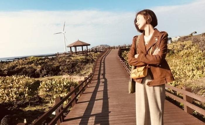 她与相恋八年男友分手，嫁给富商老公，如今33岁幸福成这样？