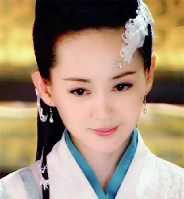 她跟二婚丈夫相差15岁,认识3天就闪婚,今38岁仍似少女般美丽!