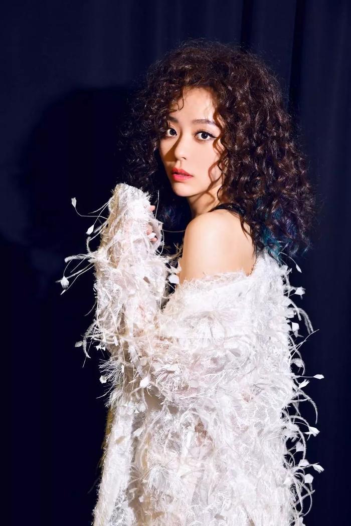 他竟在节目中当面吐槽女艺人不红，年纪大！