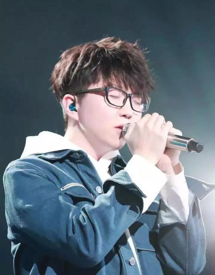 他竟在节目中当面吐槽女艺人不红，年纪大！