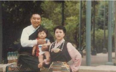 她被称为“东方之花”，20岁嫁40岁的西藏活佛，女儿成了唯一公主