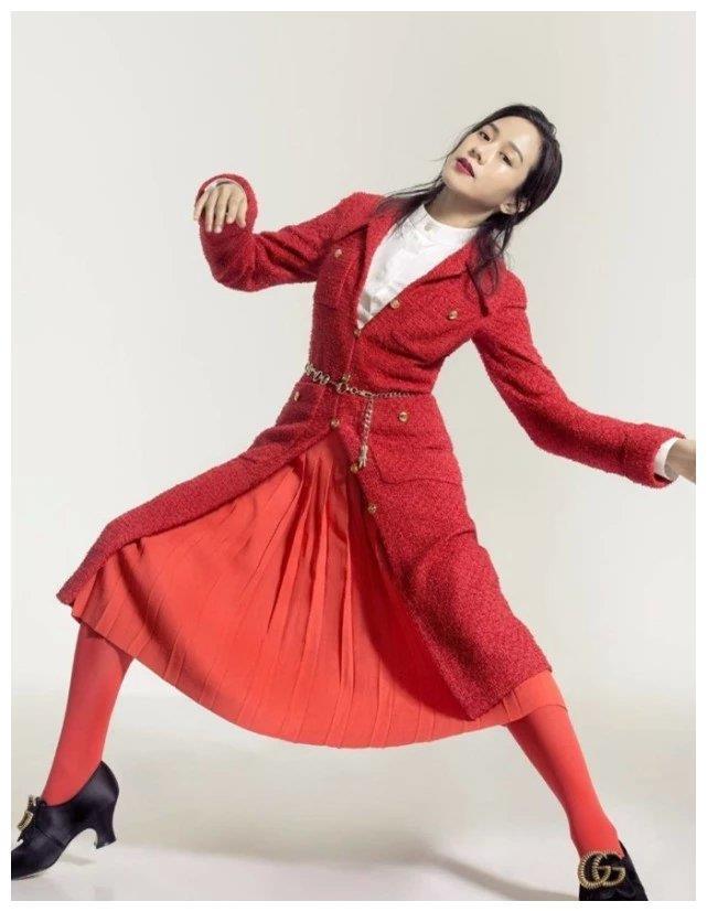 她知名度高却当第三者，参加跑男成低素质嘉宾，今穿红裤袜腿细爆