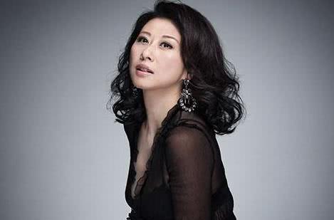 结婚21年,叶倩文至今无子,林子祥却把她宠成了公主