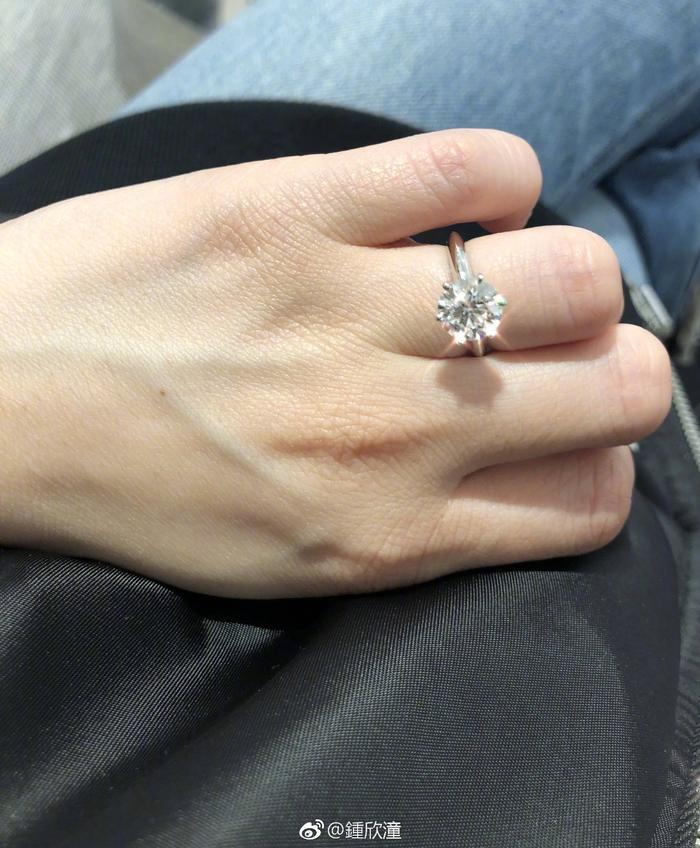 她27岁深陷陈冠希艳照门事件，如今37岁已找到好的归宿！