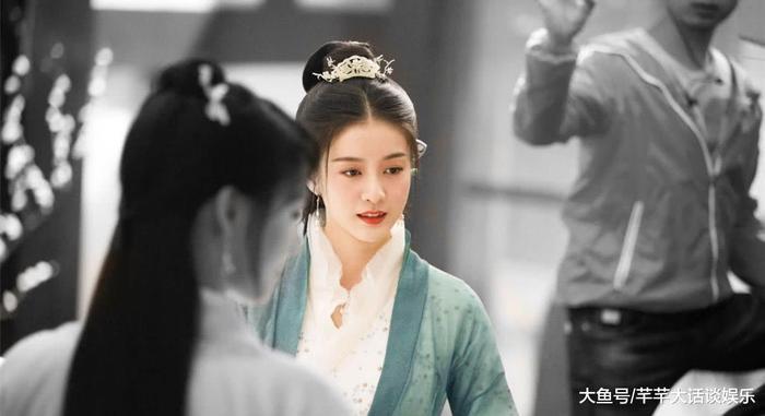 罗云熙《白发皇妃》来袭, 女主颜值竟这么高? 网友: 比杨紫还美!