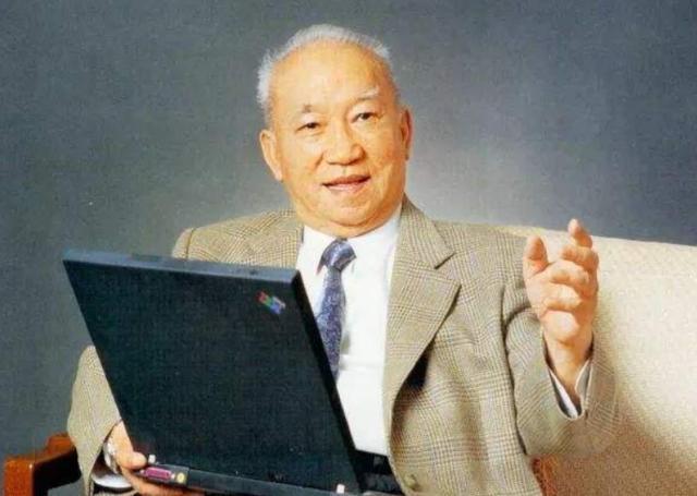 他替美国造出核武器，取得美国永久国籍，如今希望回中国养老