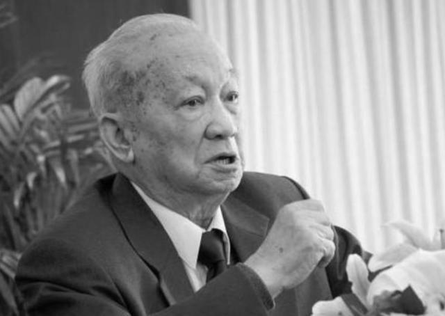 他替美国造出核武器，取得美国永久国籍，如今希望回中国养老