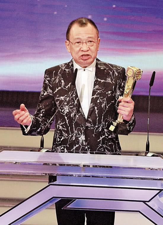 曾祖父是慈禧干儿子，男星家世显赫，出道开宾士车！