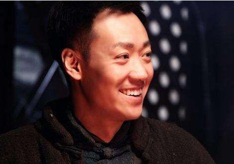 他们因一袋洗衣粉定情，至今结婚25年，今一家三口生活幸福