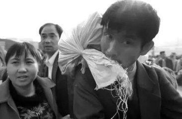 他乡容不下灵魂，故乡安放不了肉身，从此便有了远方，有了漂泊