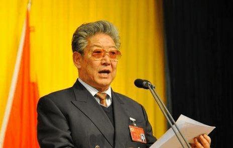 他1940年出生，从19岁当选副国级至今58年，依然是副国级