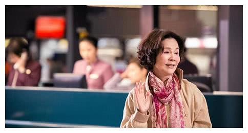 她和初恋相守52年，纯天然美女，她的美与家庭有关系