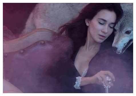 卢靖姗大秀性感展现另一面，网友表示吴京的选择果然是正确的