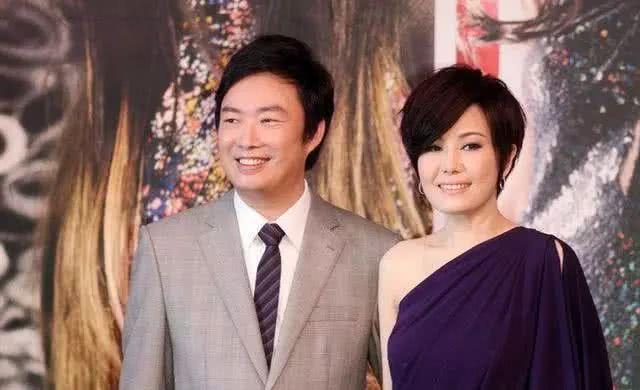 她苦苦等21年，欠了一场婚礼，逼婚费玉清？