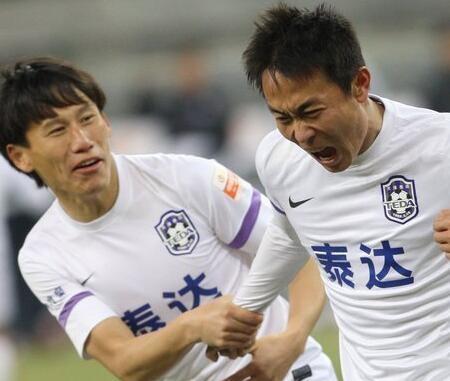 他被斯科拉里点名称赞号称中超里克尔梅 如今已成贵州恒丰新旗帜