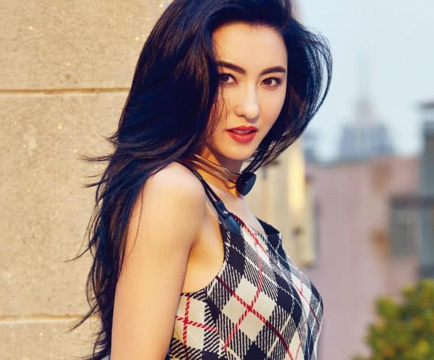 港媒套路谢霆锋长子，无意透露张柏芝“生三胎”原因，网友：真实