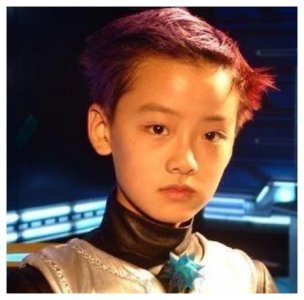 ​当年《快乐星球》里的艾克你还记得吗？如今长大，帅到认不出！