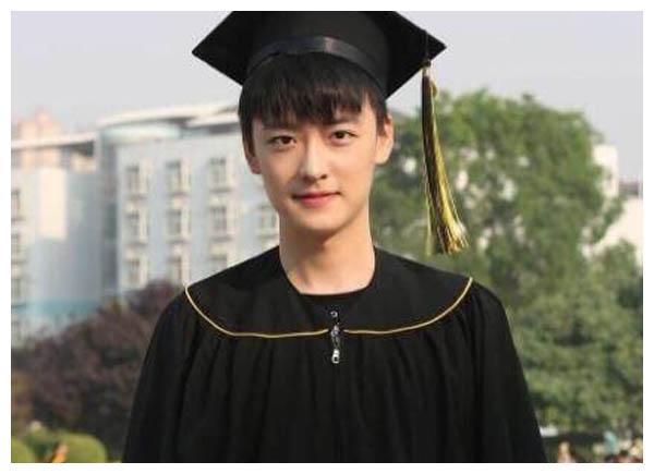 当年《快乐星球》里的艾克你还记得吗？如今长大，帅到认不出！