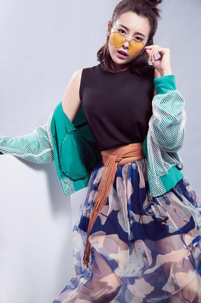 刘洁涵时尚大片曝光 鬼马可爱个性十足