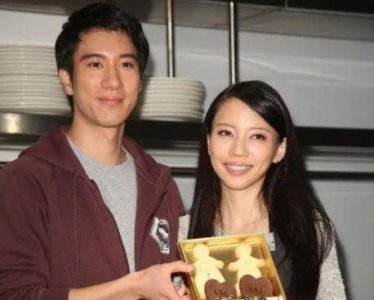 ​李靓蕾近照气质变化太大，引起网友热议