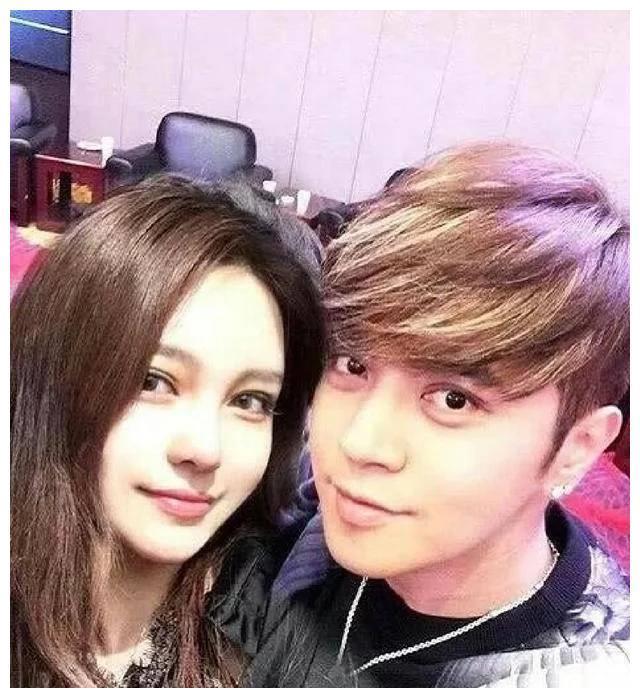 罗志祥再次向周扬青道歉，承认劈腿玩弄女性，表示会承担一切后果