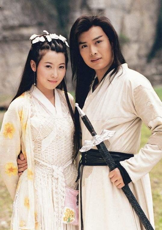 年轻时长得漂亮,25岁嫁富豪生一儿一女,41岁越活越有女神范