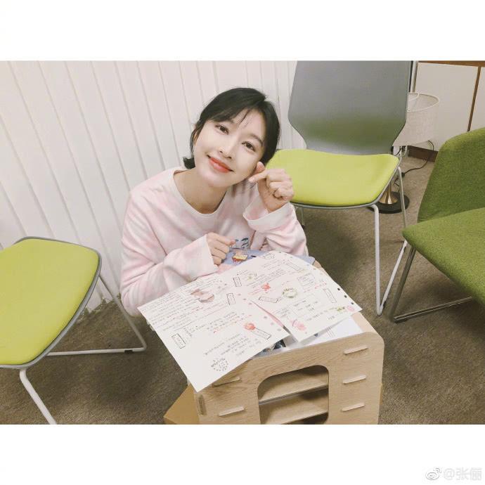 张俪前男友宣布结婚,女方长相清纯气质佳,被称医生界的金泰希!